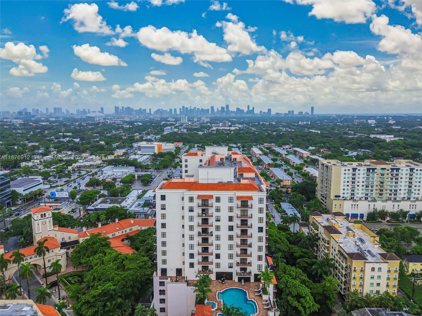 PUERTA DE PALMAS CONDO - Residential