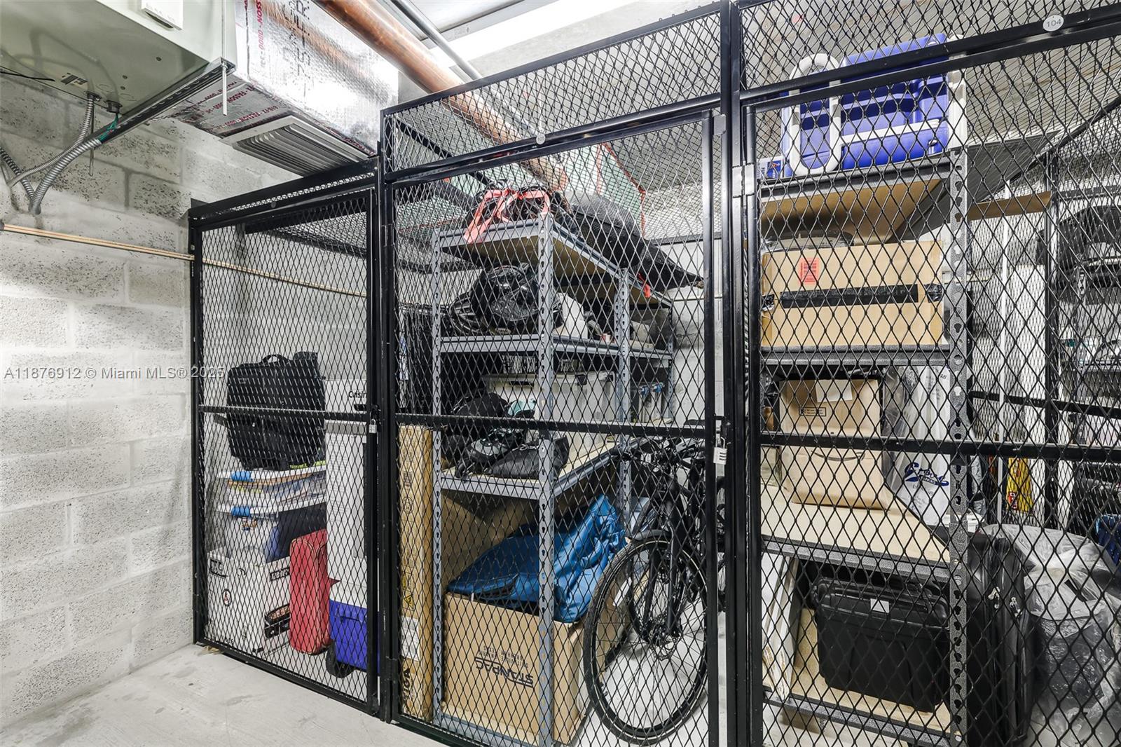 PUERTA DE PALMAS CONDO - Residential