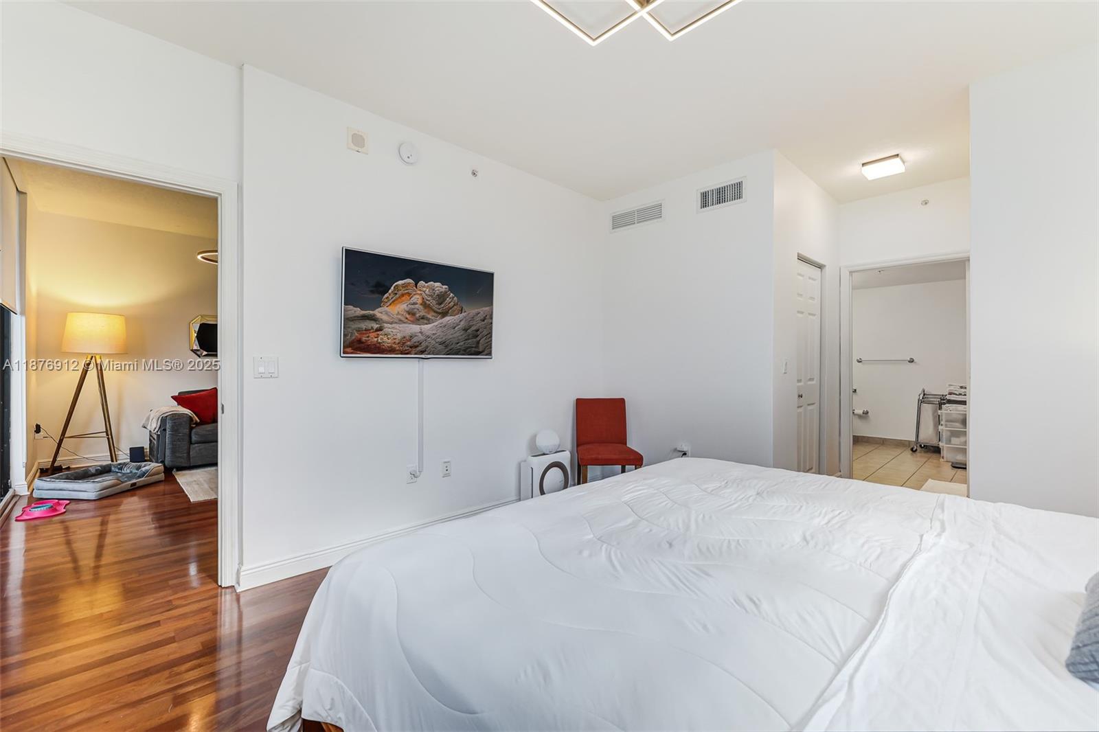 PUERTA DE PALMAS CONDO - Residential