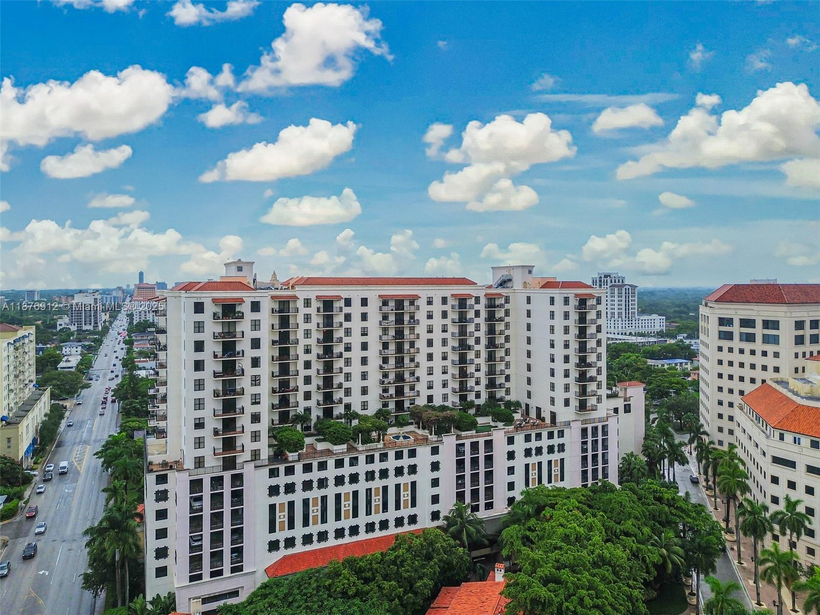 PUERTA DE PALMAS CONDO - Residential