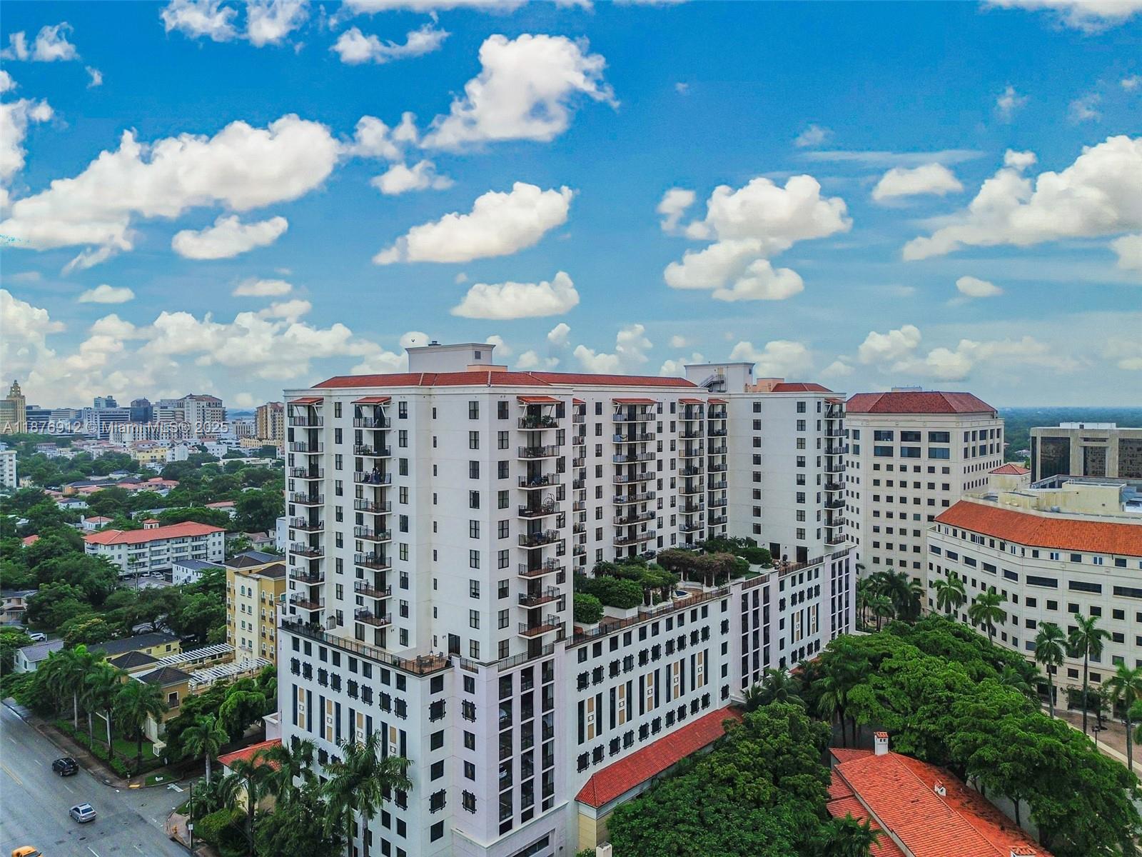 PUERTA DE PALMAS CONDO - Residential