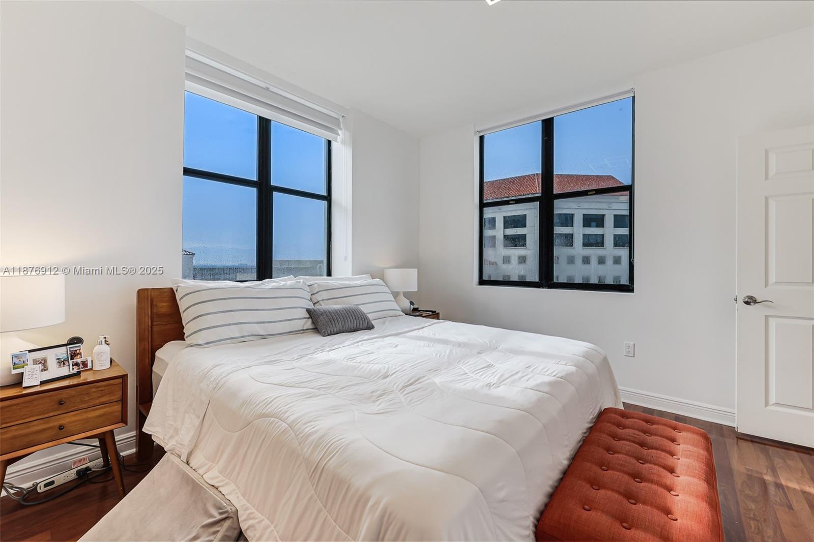 PUERTA DE PALMAS CONDO - Residential