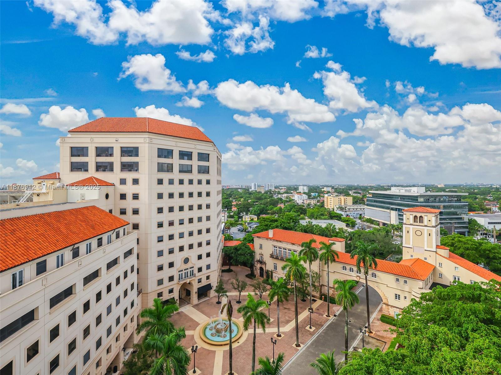 PUERTA DE PALMAS CONDO - Residential