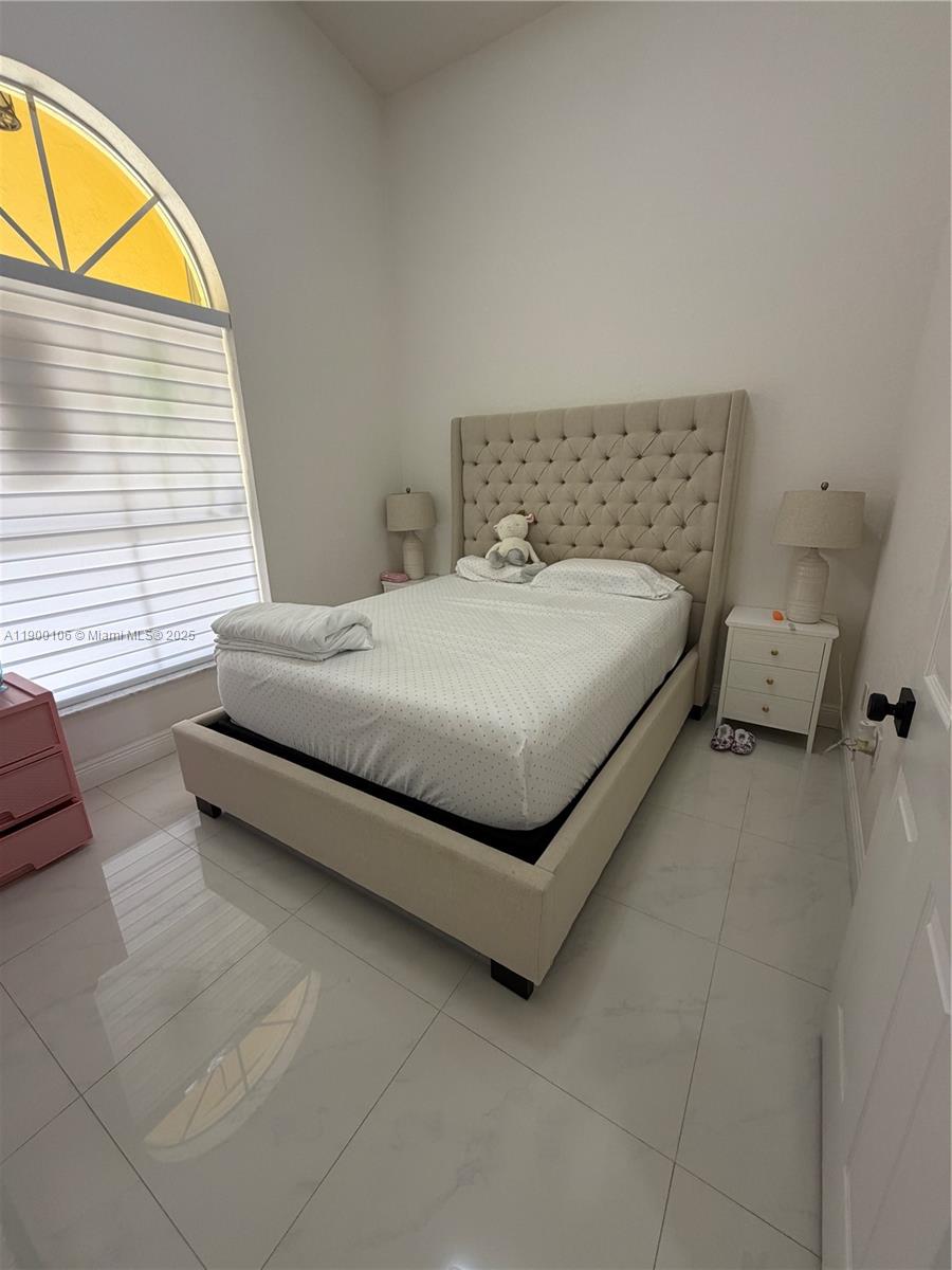 POD 3 AT MONARCH LAKES - Residential Lease