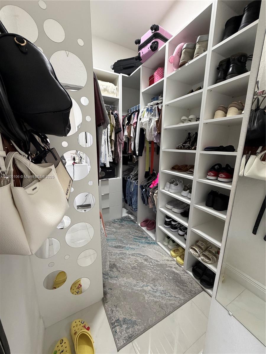 POD 3 AT MONARCH LAKES - Residential Lease