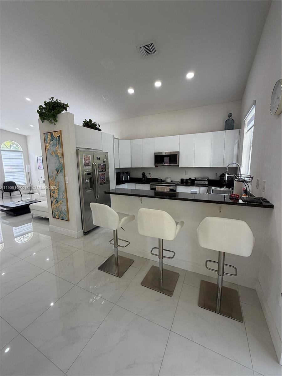 POD 3 AT MONARCH LAKES - Residential Lease