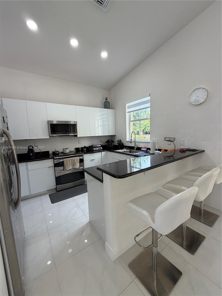 POD 3 AT MONARCH LAKES - Residential Lease