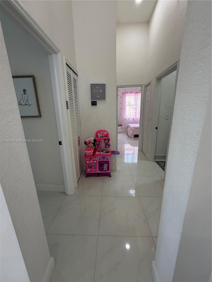 POD 3 AT MONARCH LAKES - Residential Lease