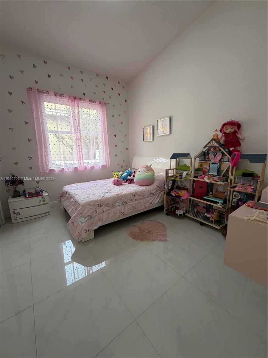 POD 3 AT MONARCH LAKES - Residential Lease