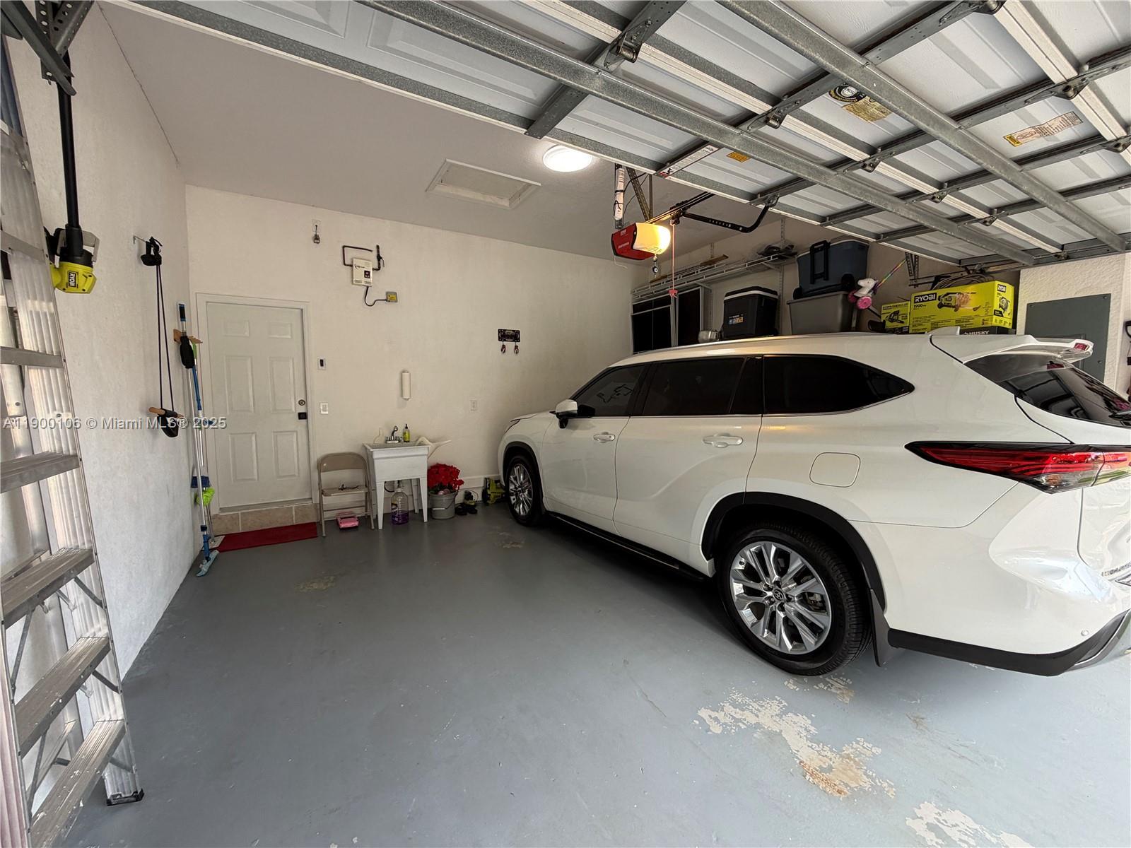 POD 3 AT MONARCH LAKES - Residential Lease