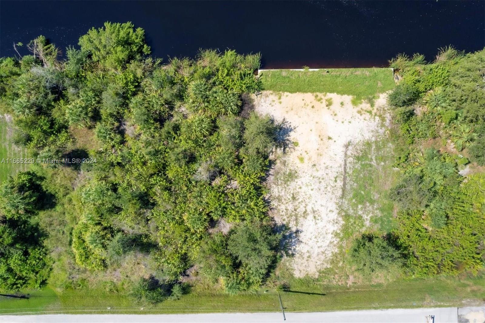 Port Charlotte Section 078 - Land