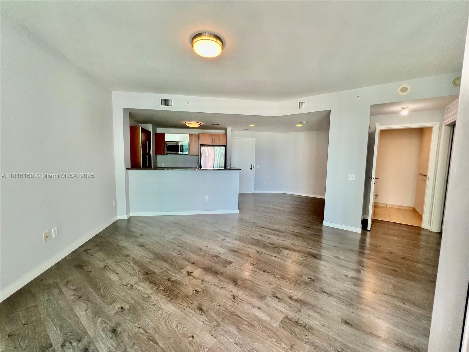 300 S Biscayne Blvd 2705