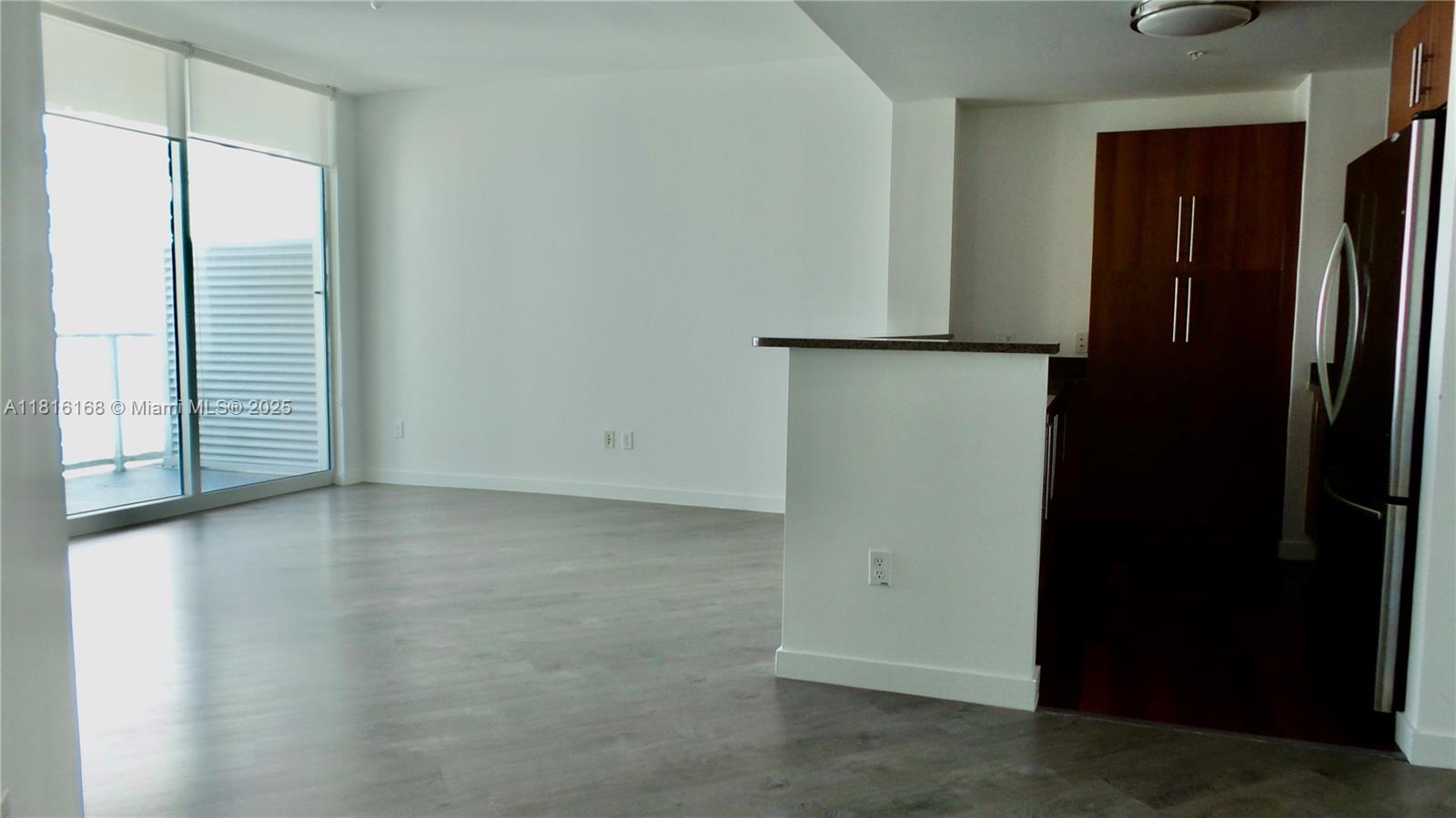 Property for Sale at 300 S Biscayne Blvd 2705, Miami, Broward County, Florida - Bedrooms: 1 
Bathrooms: 2  - $450,000