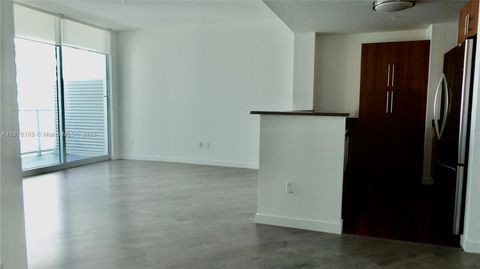 300 S Biscayne Blvd 2705 Miami FL 33131