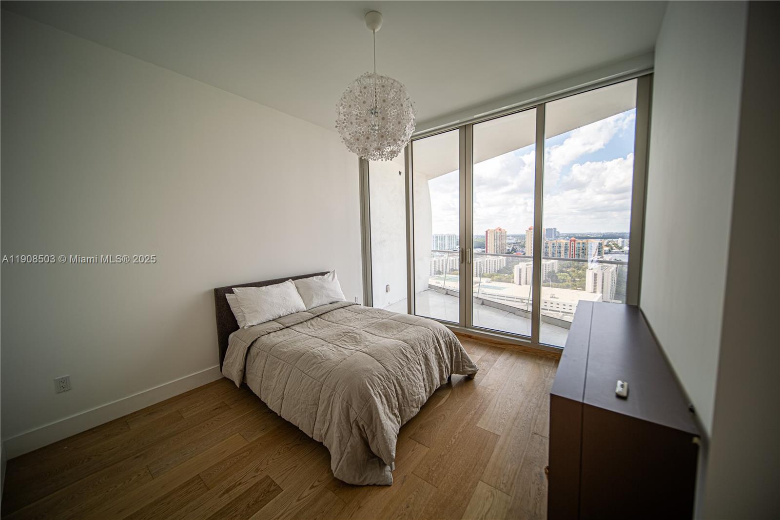 JADE SIGNATURE CONDO - Residential