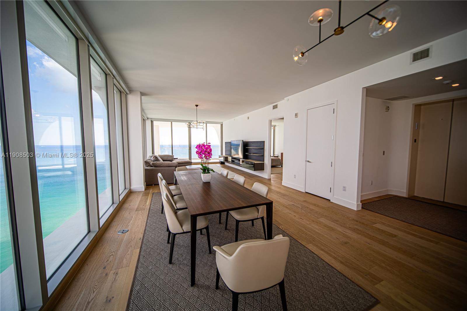 JADE SIGNATURE CONDO - Residential