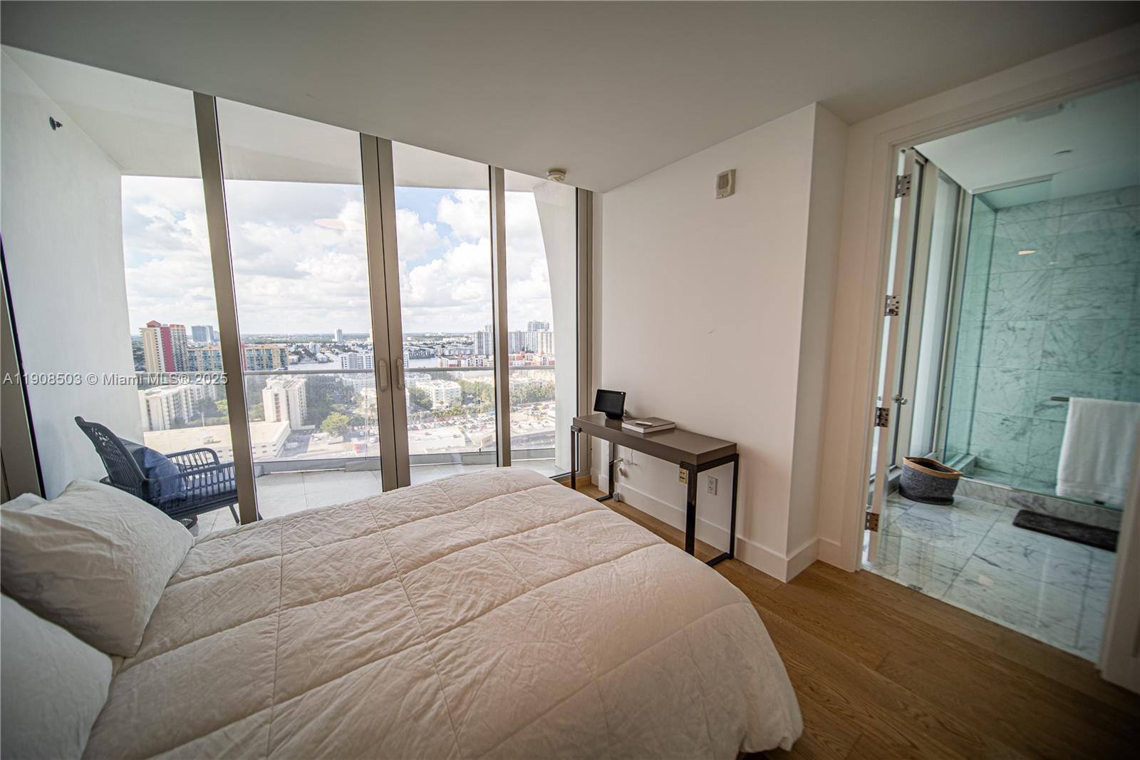 JADE SIGNATURE CONDO - Residential