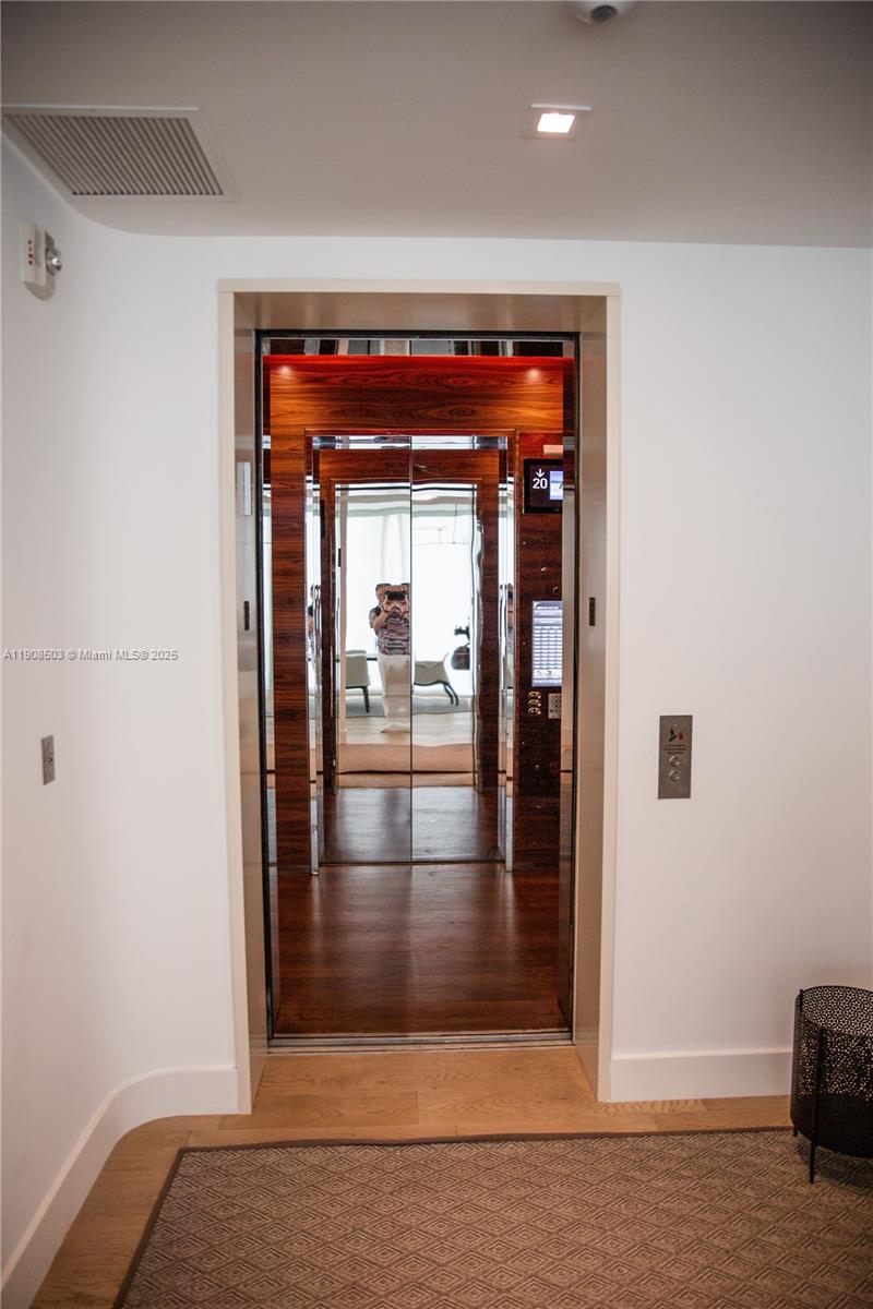 JADE SIGNATURE CONDO - Residential