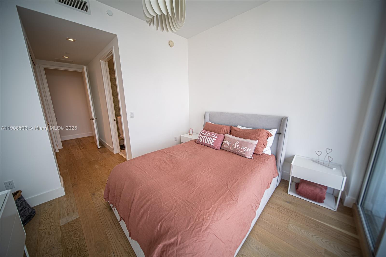 JADE SIGNATURE CONDO - Residential