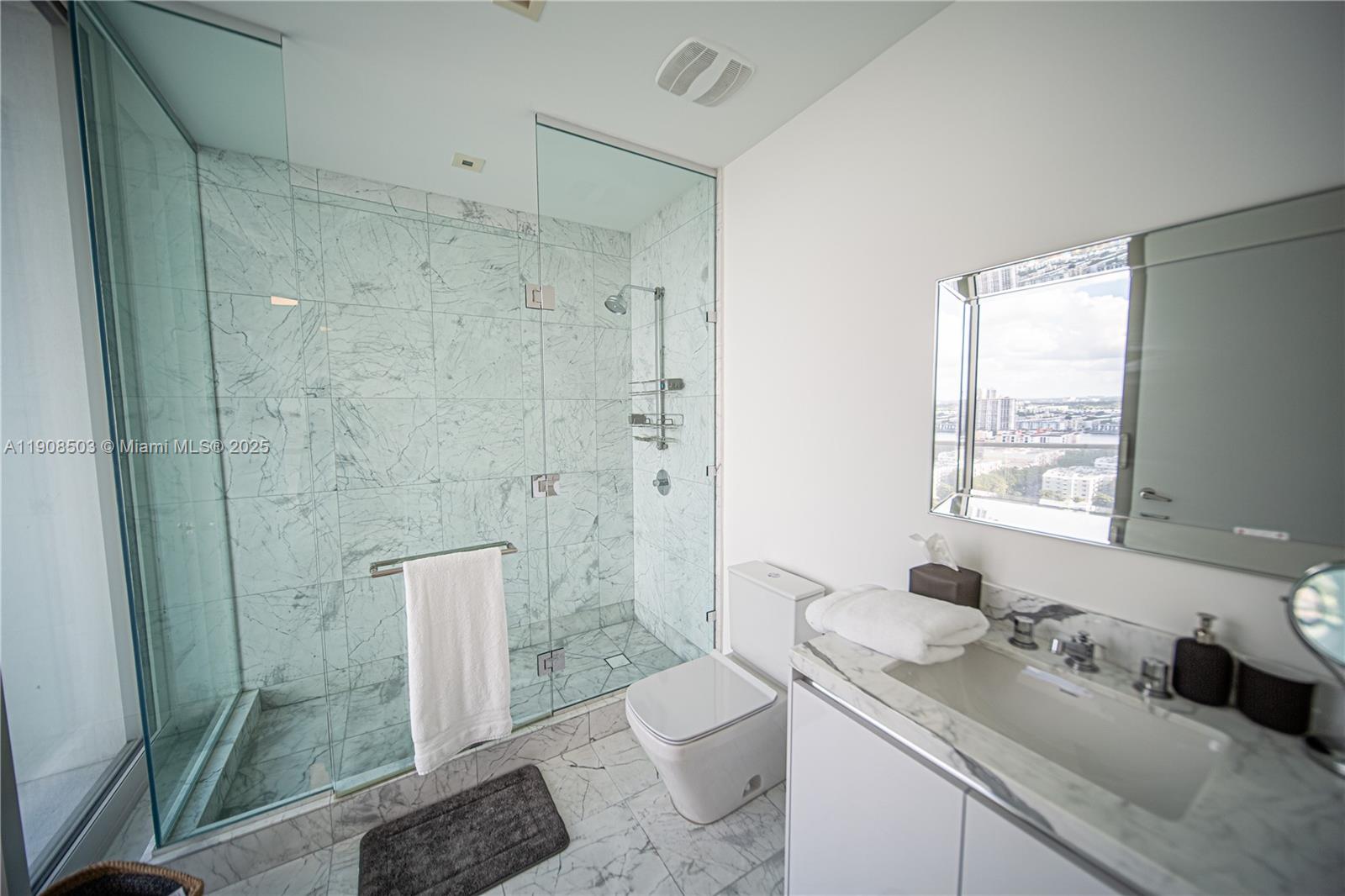 JADE SIGNATURE CONDO - Residential