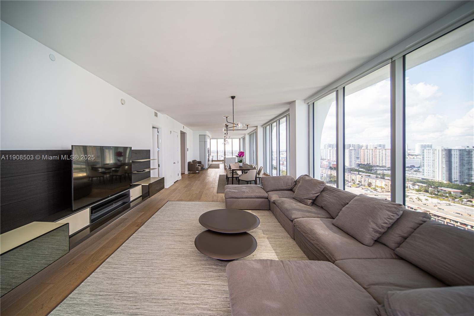 JADE SIGNATURE CONDO - Residential