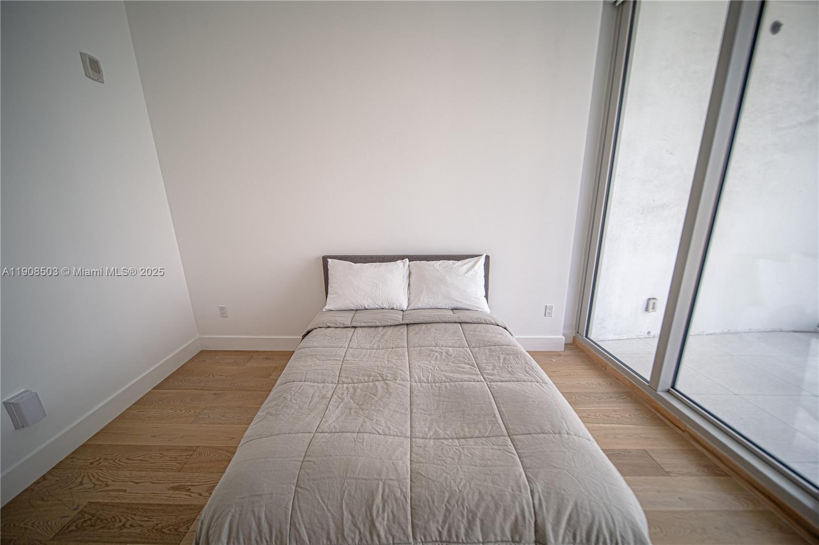 JADE SIGNATURE CONDO - Residential