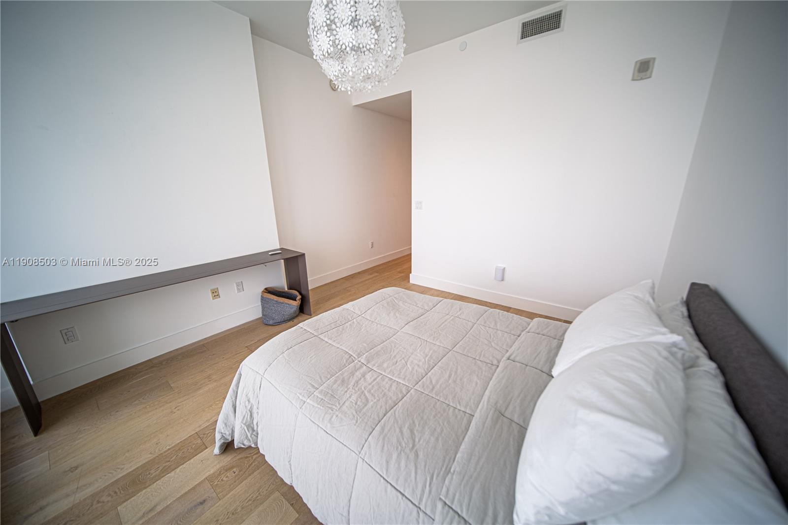 JADE SIGNATURE CONDO - Residential