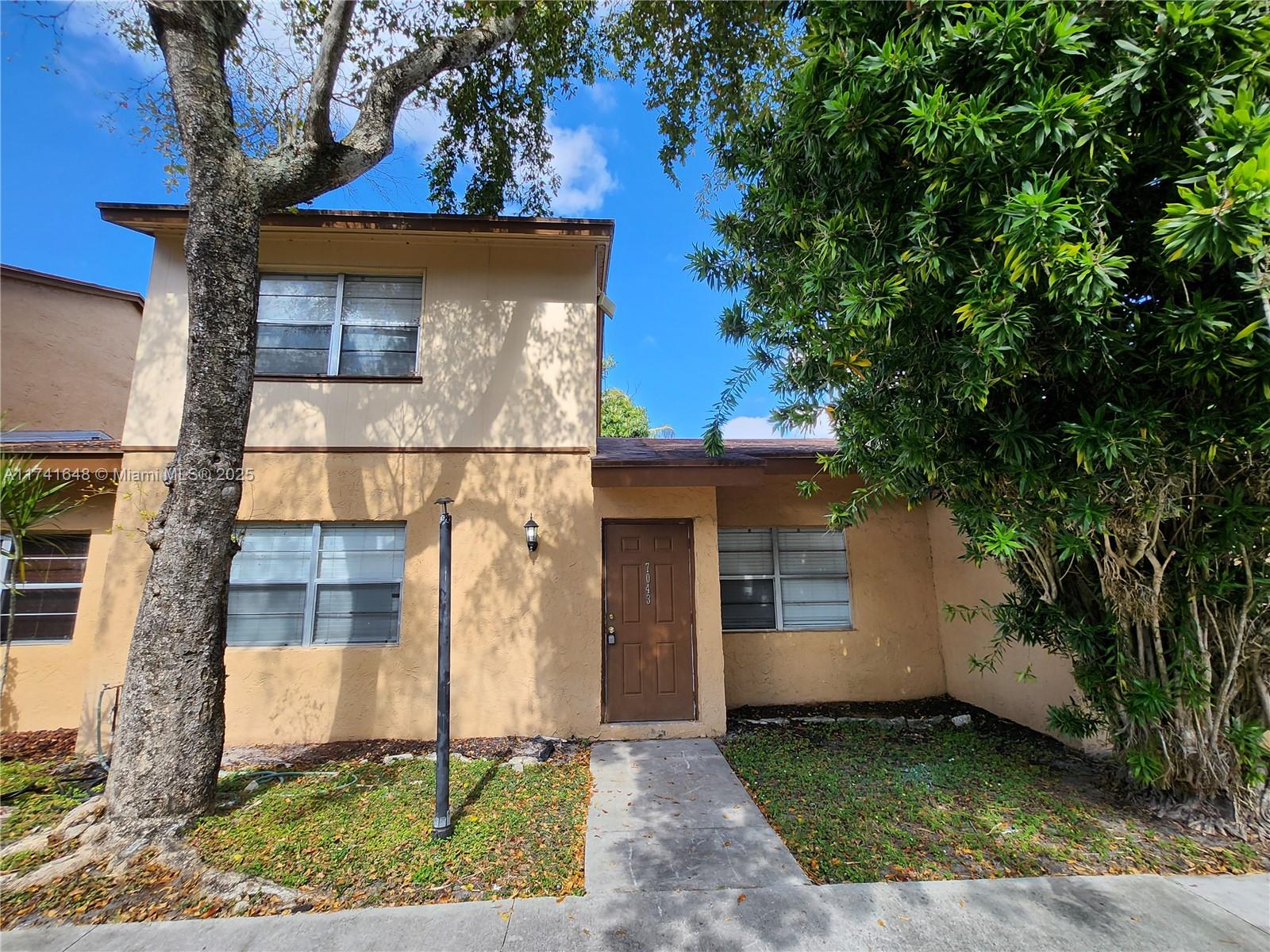 7043 W Sunrise Blvd 7043, Plantation, Miami-Dade County, Florida - 3 Bedrooms  
2 Bathrooms - 