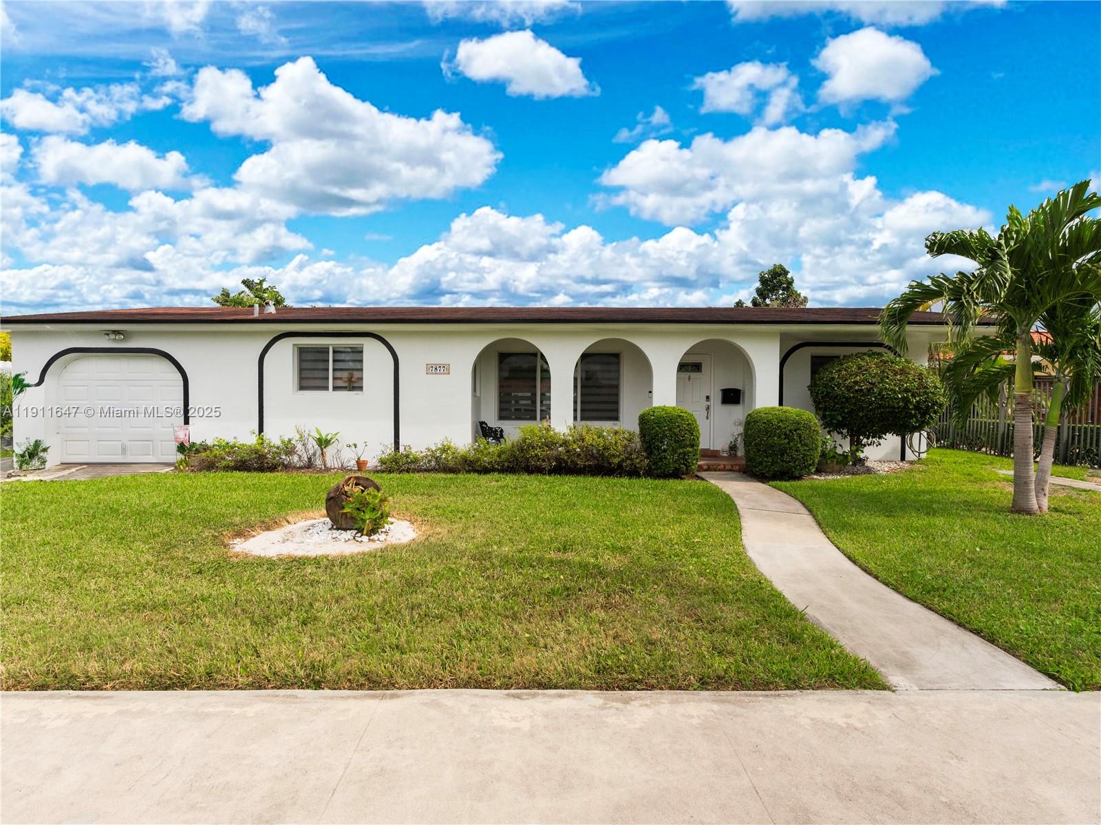 PALM SPRINGS LAKES 5TH AD - Residential