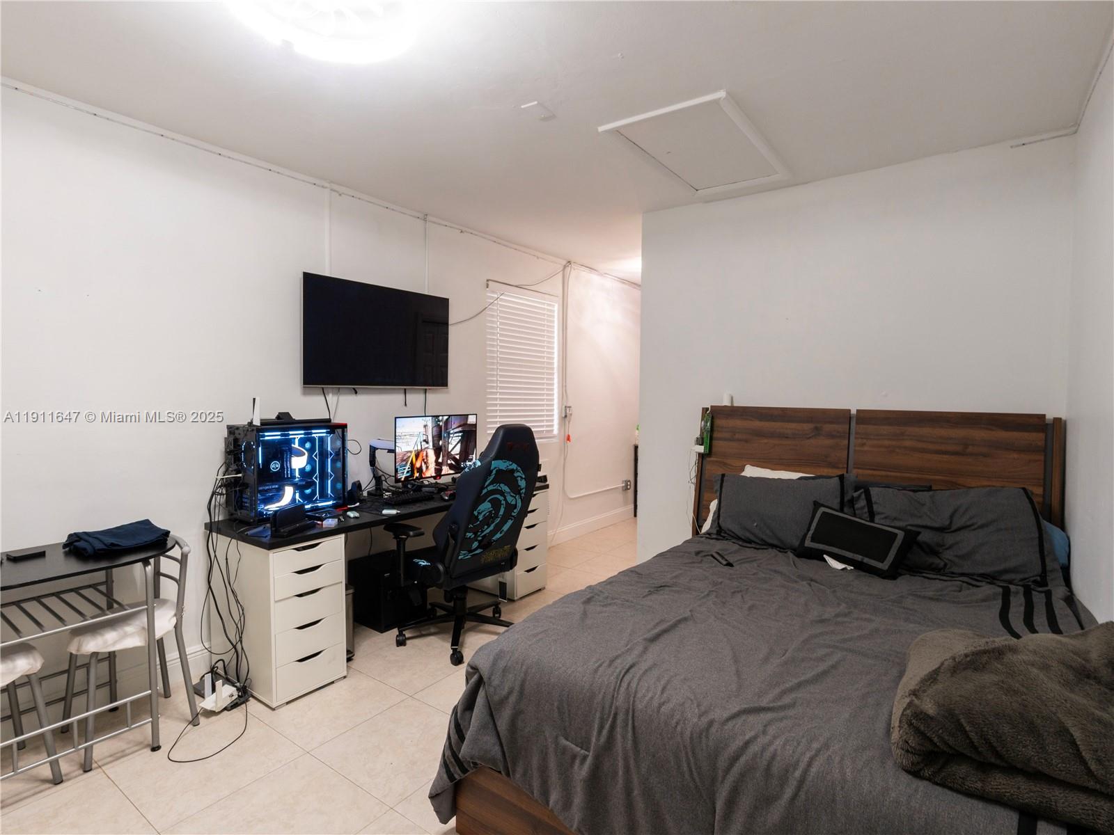 PALM SPRINGS LAKES 5TH AD - Residential