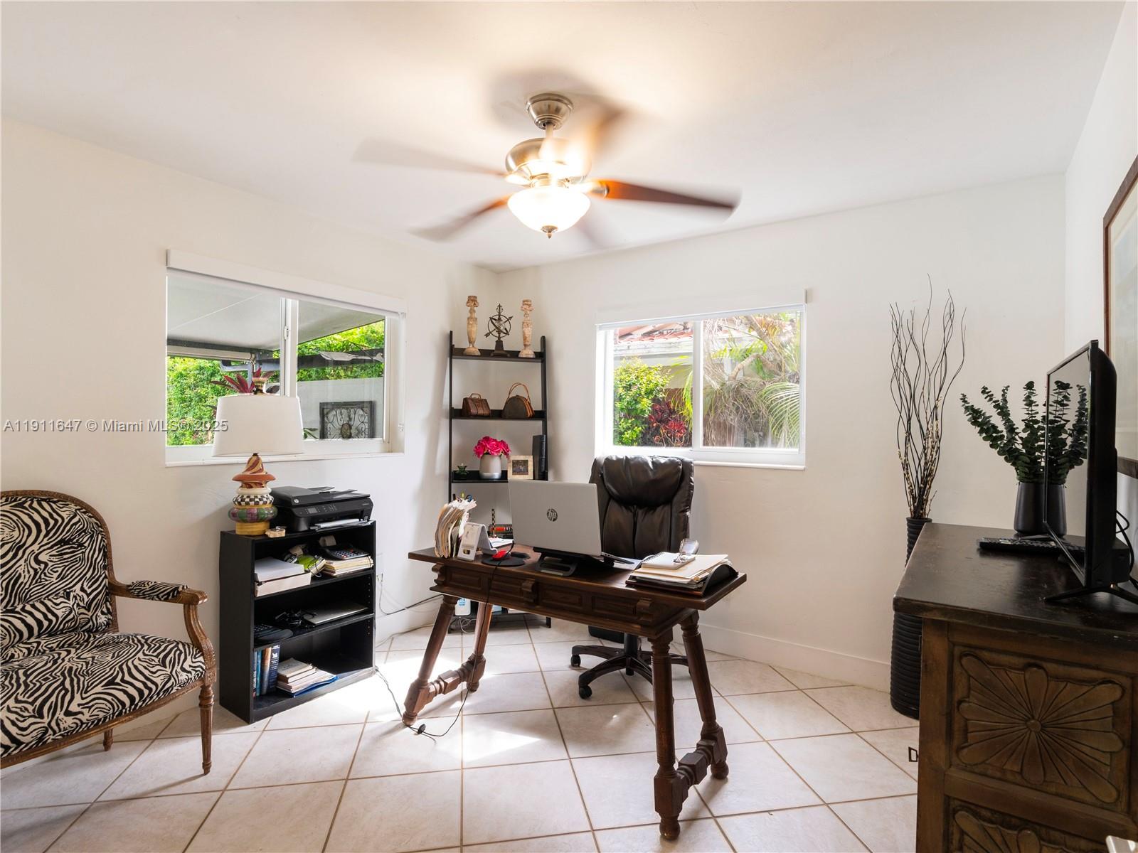 PALM SPRINGS LAKES 5TH AD - Residential