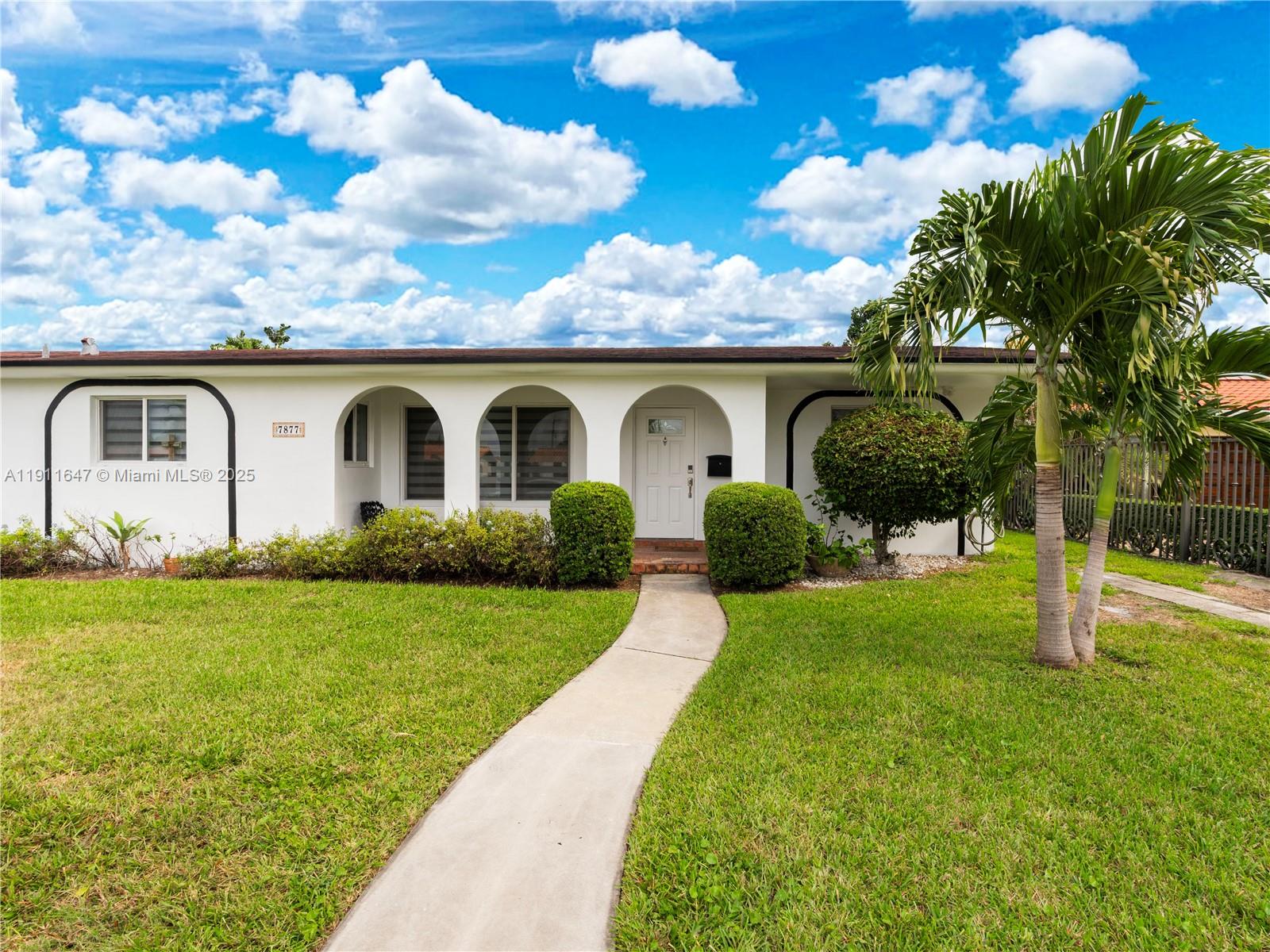 PALM SPRINGS LAKES 5TH AD - Residential