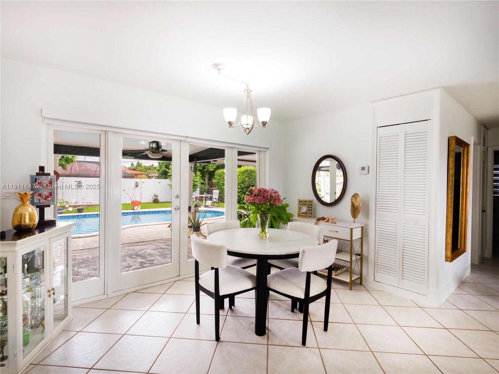 PALM SPRINGS LAKES 5TH AD - Residential