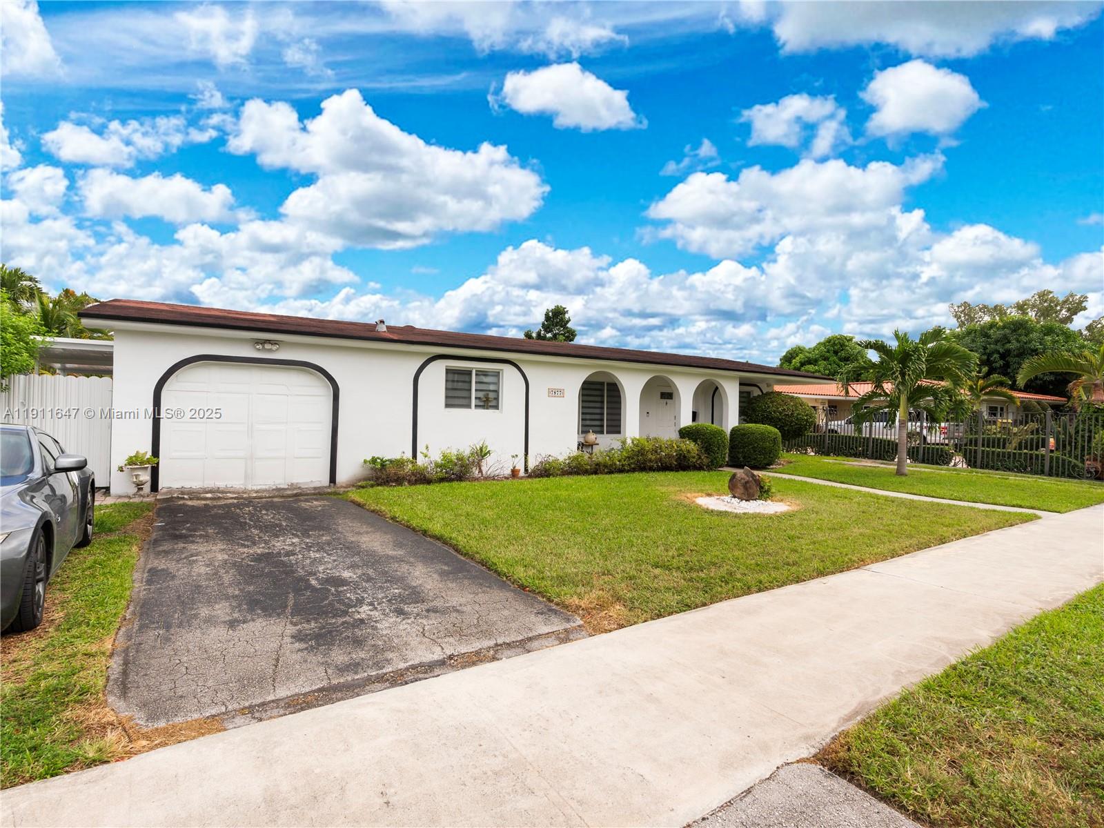 PALM SPRINGS LAKES 5TH AD - Residential