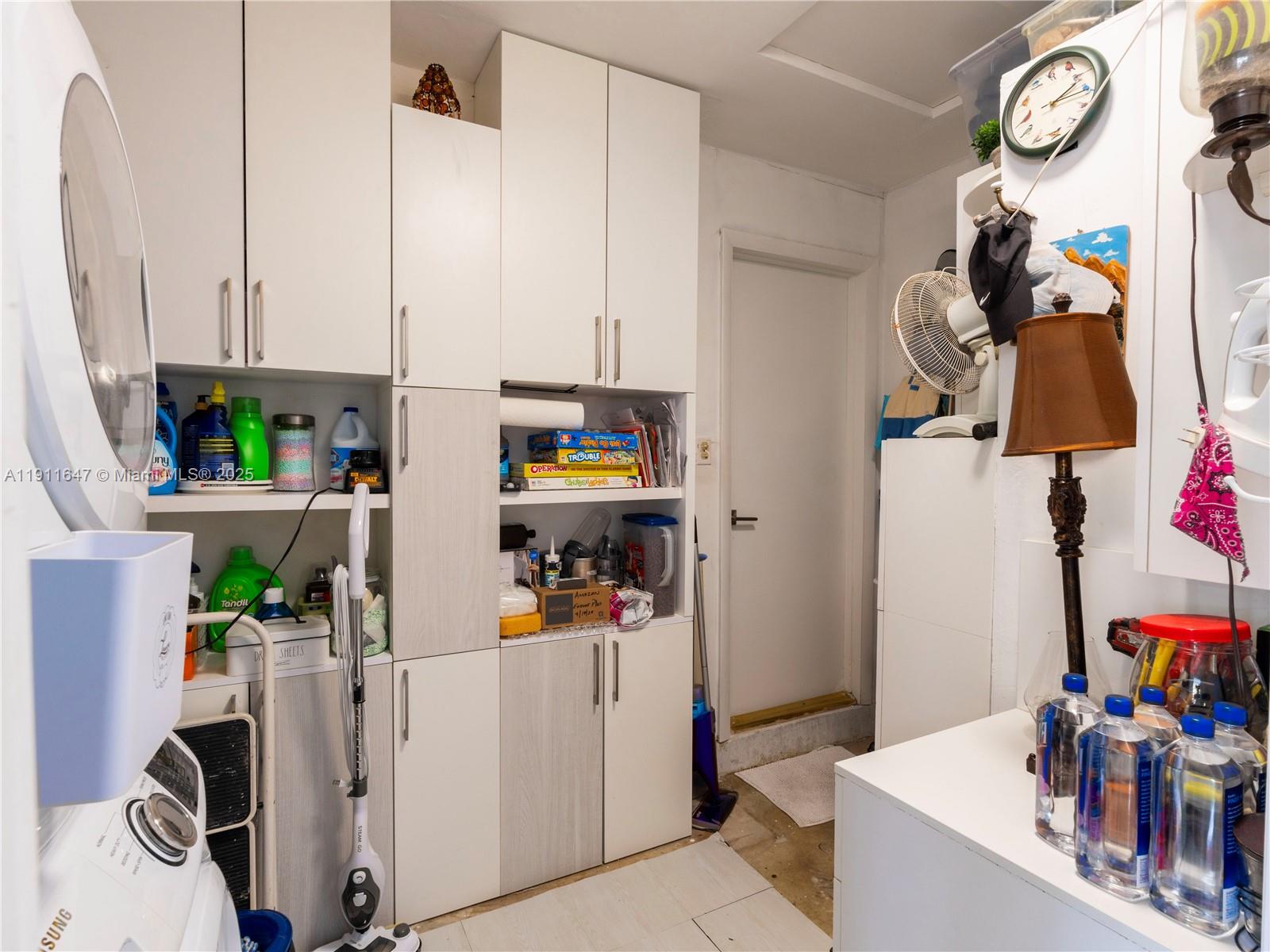 PALM SPRINGS LAKES 5TH AD - Residential