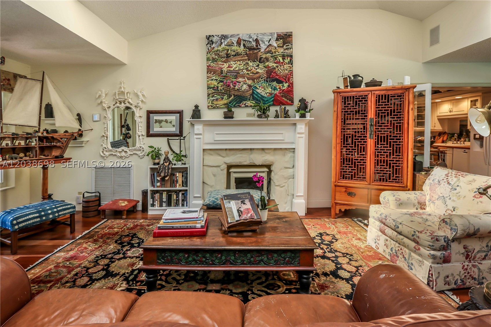 1251 Buchanan St