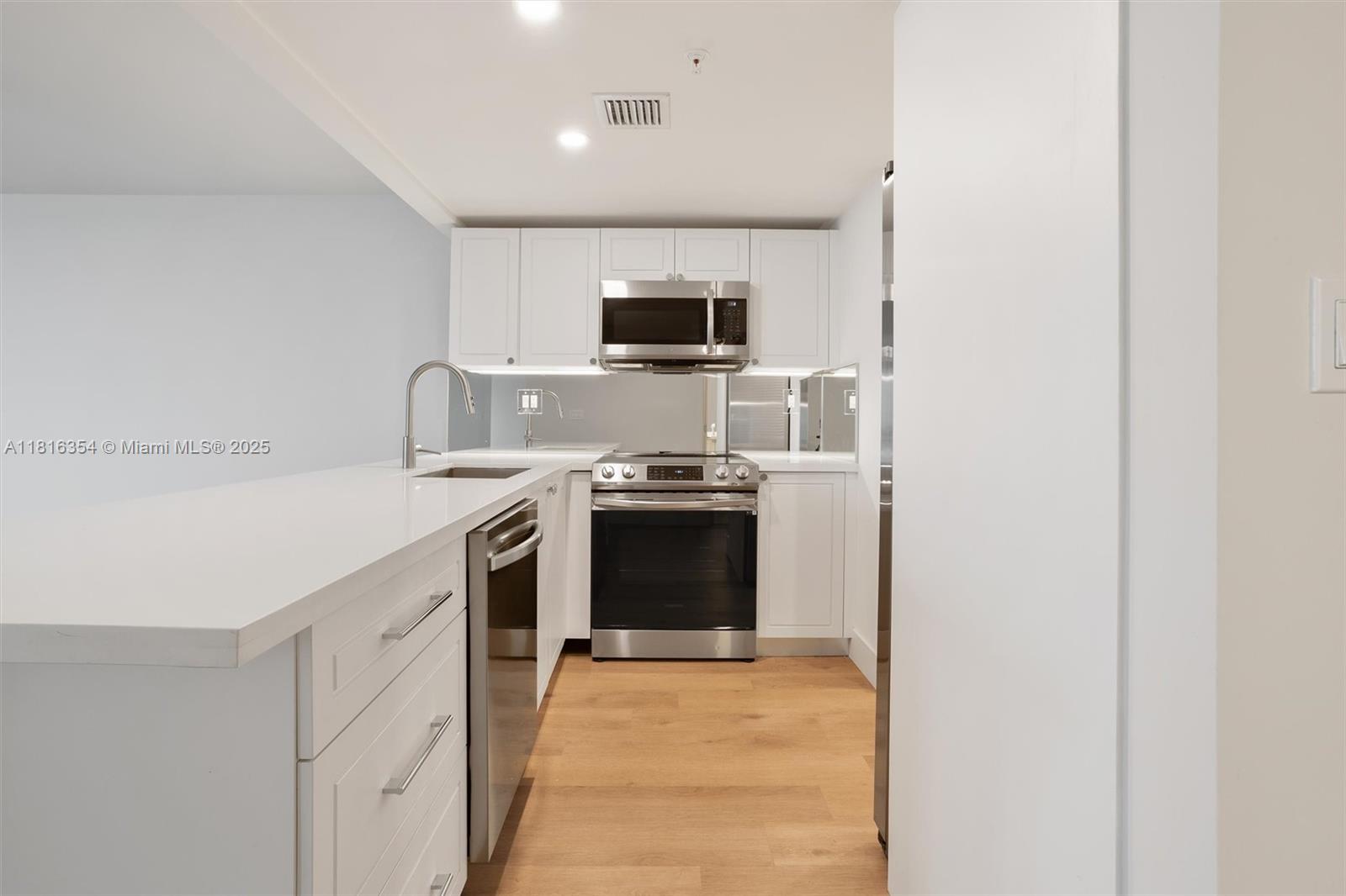 555 NE 34th St 2509