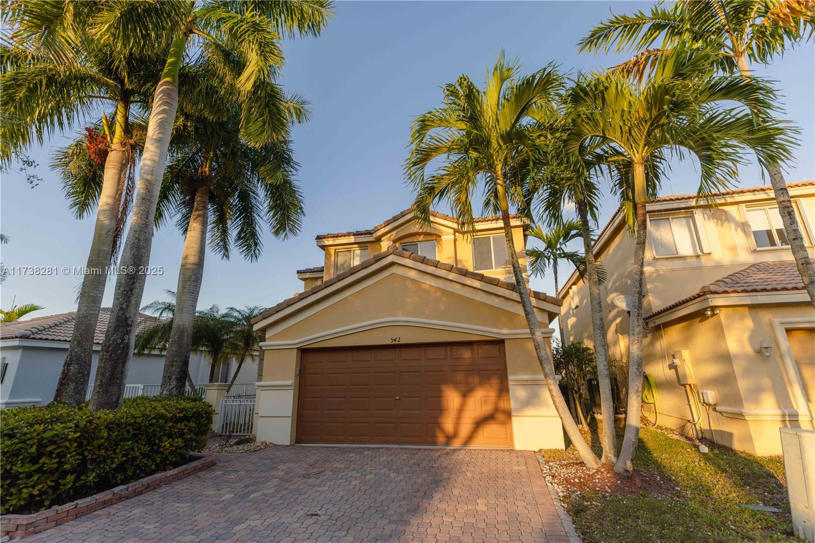 Rental Property at 542 Conservation Dr 542, Weston, Broward County, Florida - Bedrooms: 4 
Bathrooms: 4  - $4,875 MO.