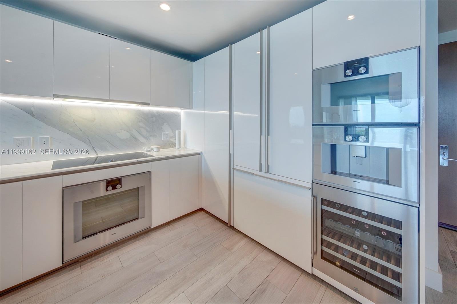 OCEANA BAL HARBOUR CONDO - Residential