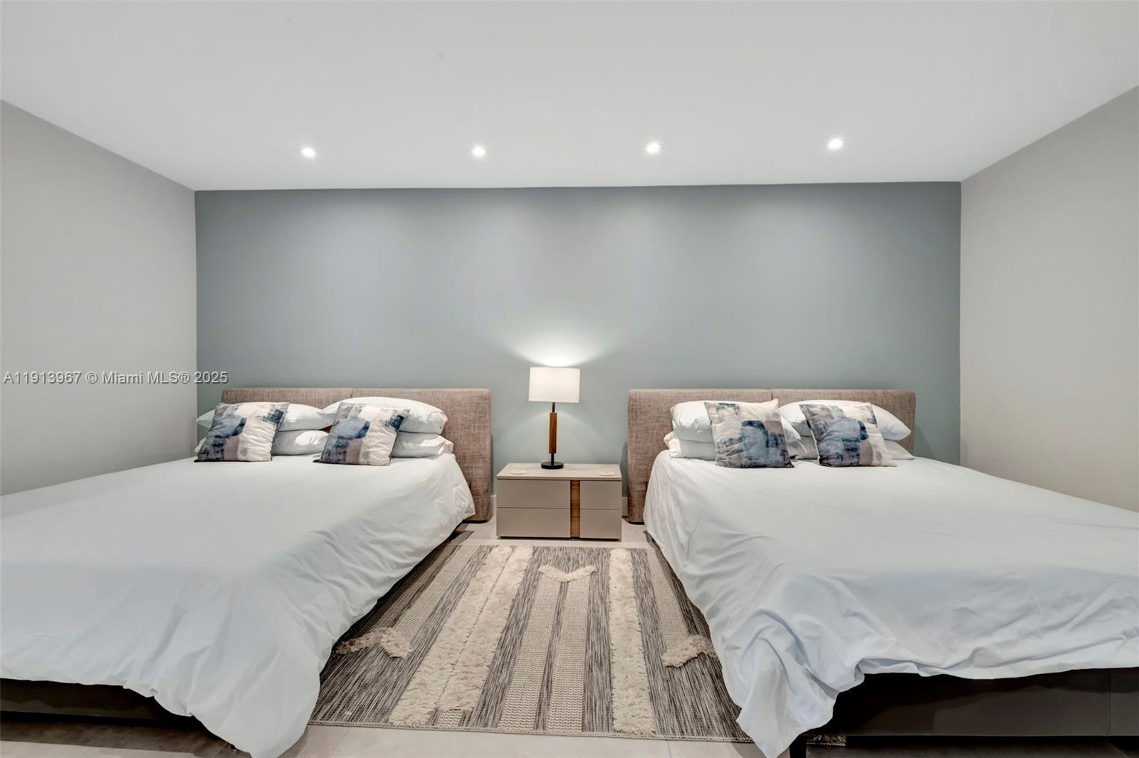 RONEY PALACE CONDO - Residential Lease