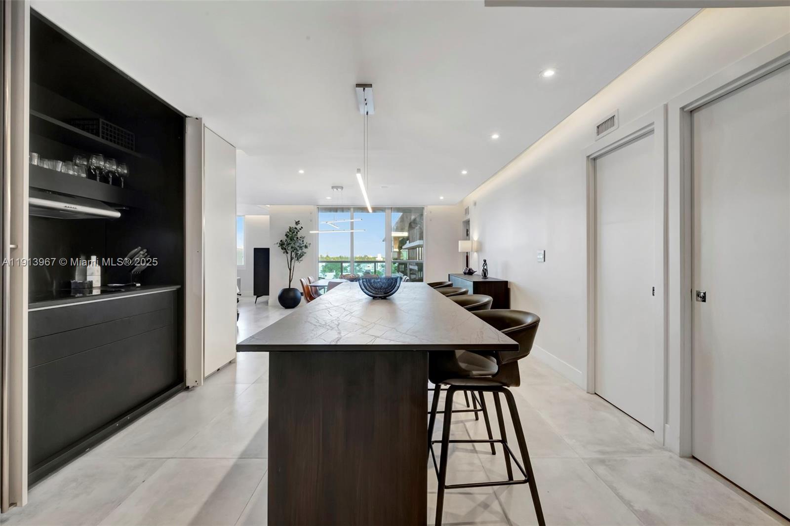 RONEY PALACE CONDO - Residential Lease