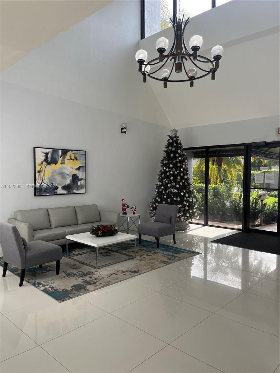 BUILDING SIX OF RACQUET C - Residential Lease