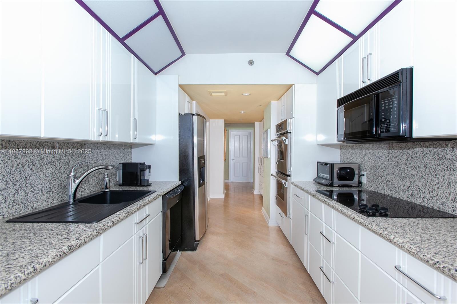 HAMPTONS WEST CONDO - Residential