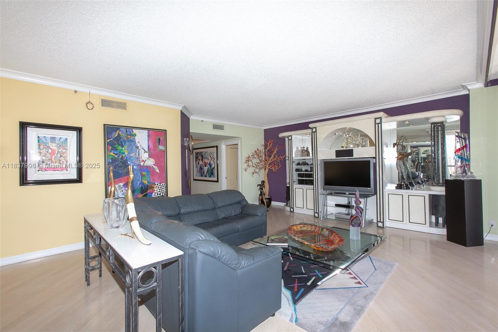 HAMPTONS WEST CONDO - Residential