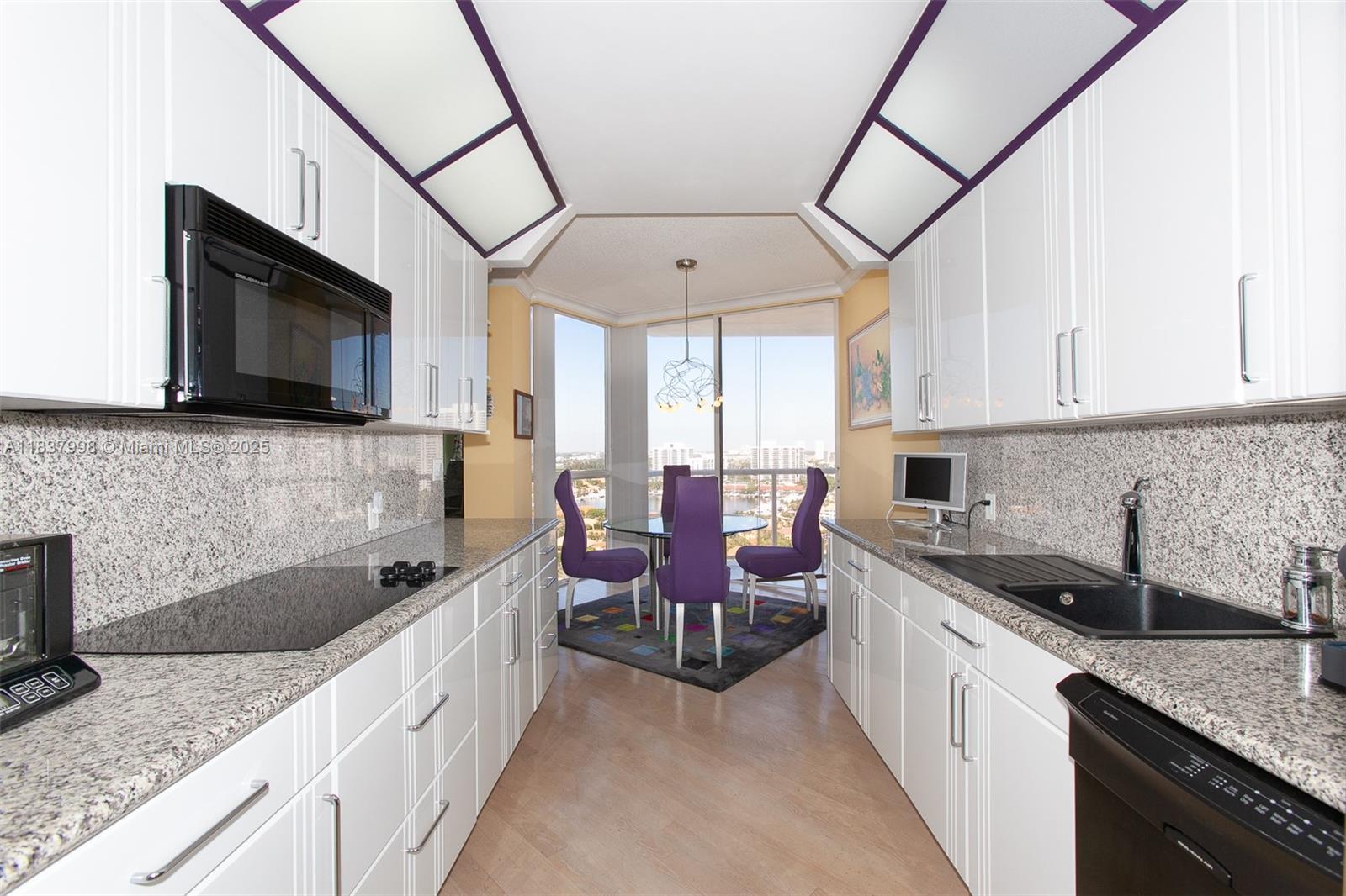 HAMPTONS WEST CONDO - Residential