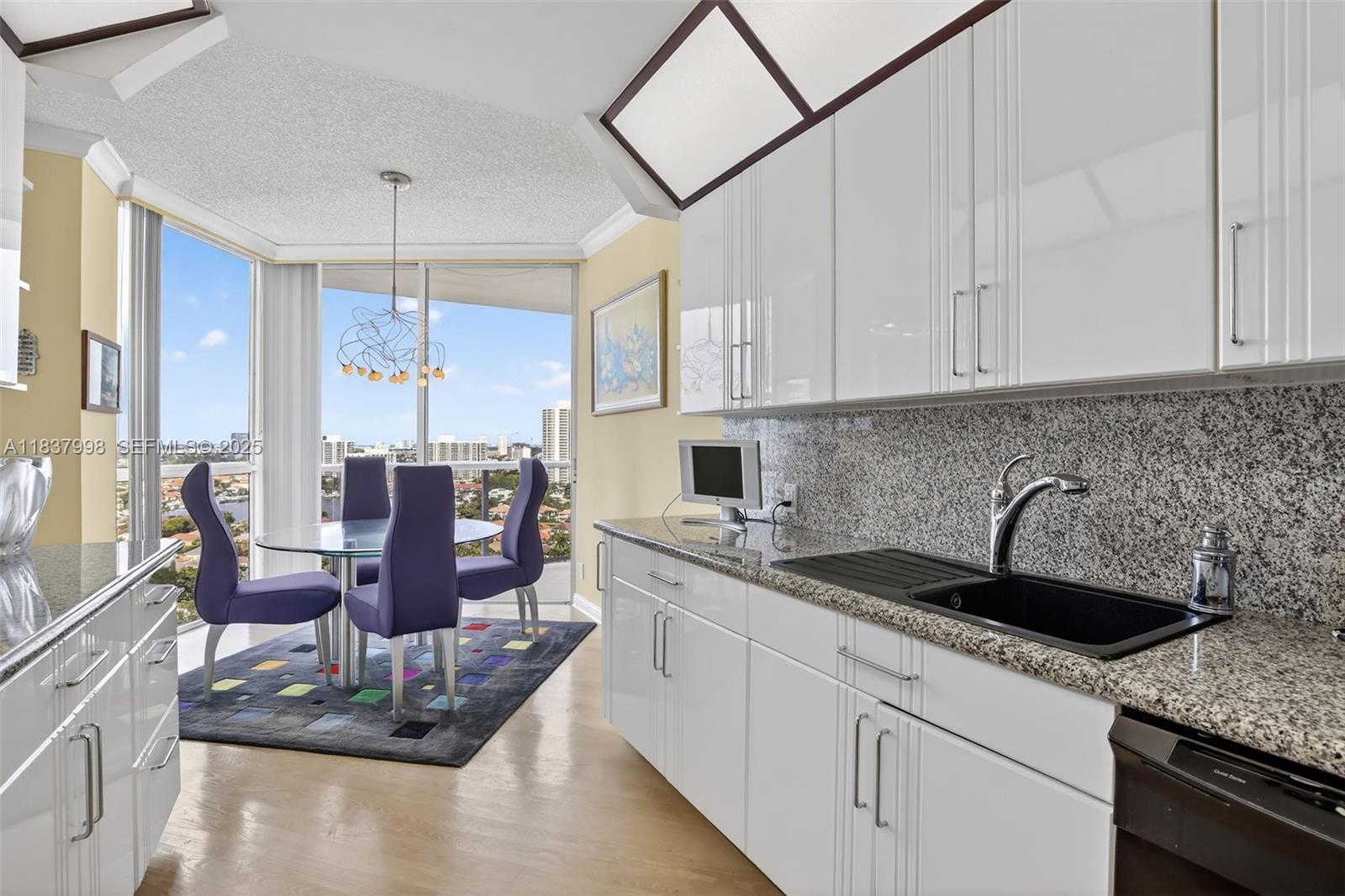 HAMPTONS WEST CONDO - Residential