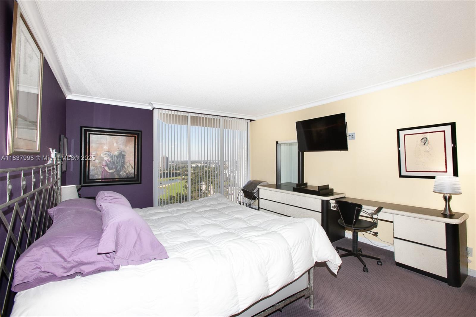 HAMPTONS WEST CONDO - Residential