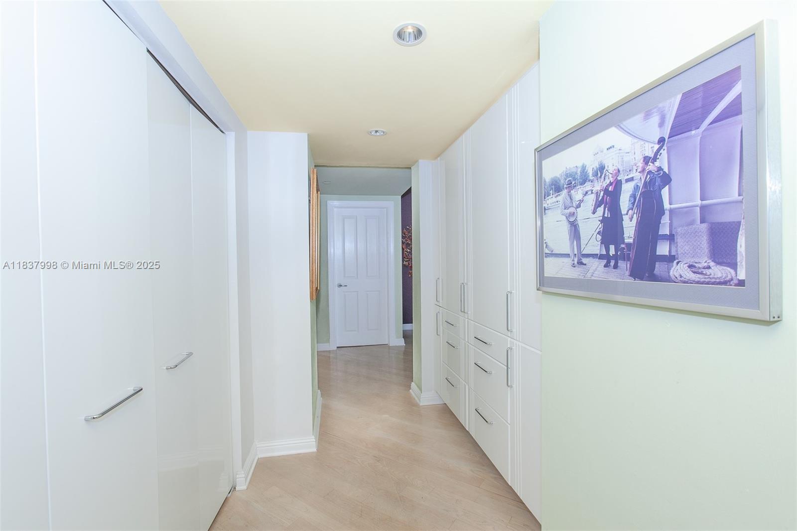 HAMPTONS WEST CONDO - Residential