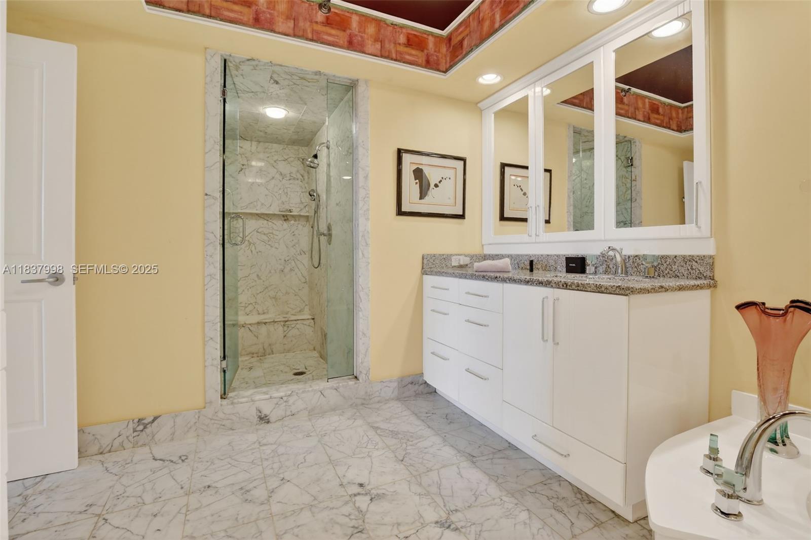 HAMPTONS WEST CONDO - Residential