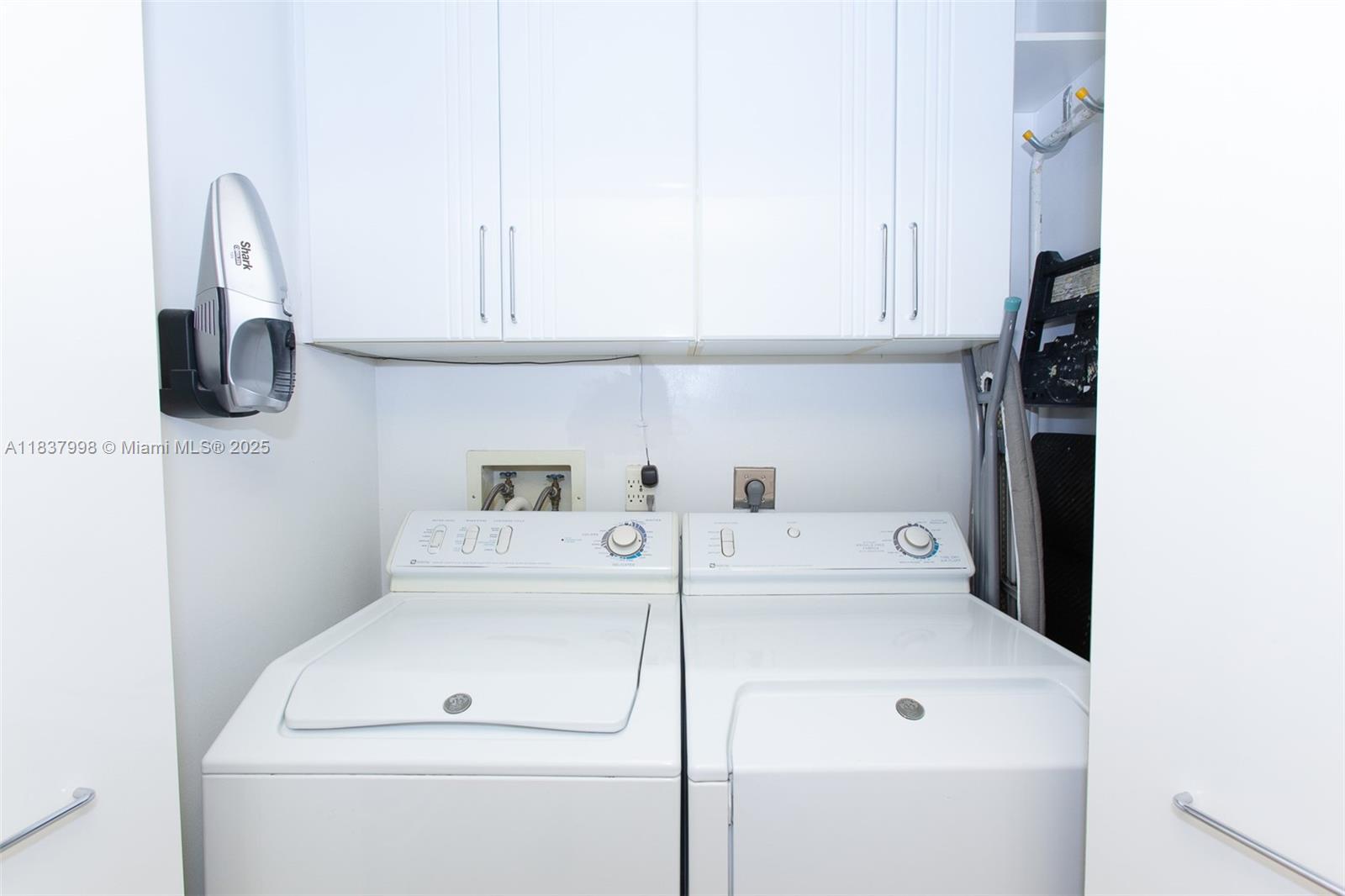 HAMPTONS WEST CONDO - Residential